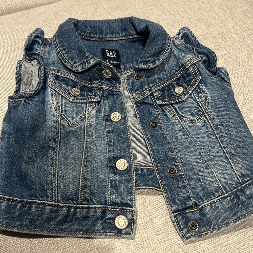 Baby girl denim jean vest size 12-18 months. Gap.